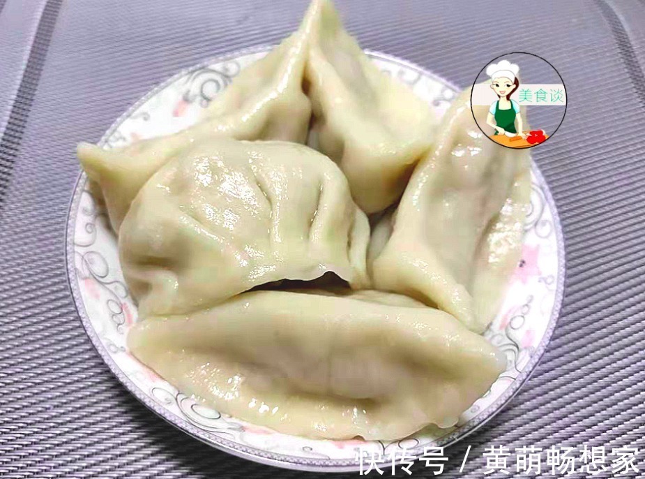 包白萝卜饺子时,记住老师傅的3个小技巧,饺子鲜嫩多汁,太香了