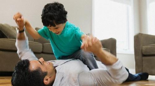 宝宝|爸爸对孩子的语言发展有多大影响?你不能不知道