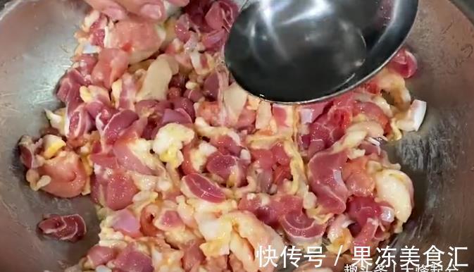 青小米椒|孜然羊肉,微辣鲜香,肉质鲜嫩,一上桌就抢光