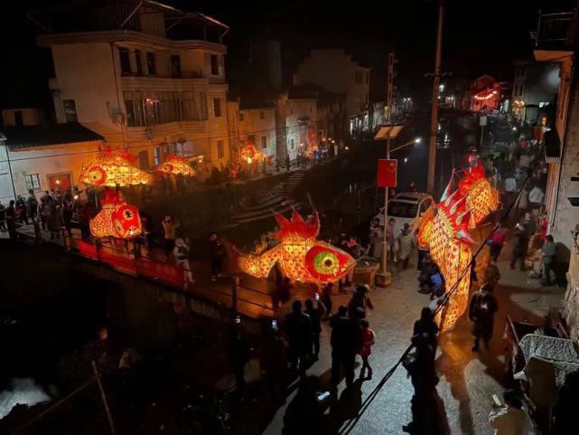 被震撼到了！祁门、休宁、歙县元宵节好热闹！现场人山人海！