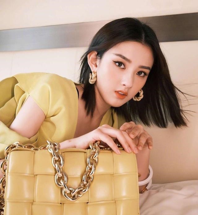 大长腿|儿童卡通动画:沃尔夫被一群牙齿嘲笑,想要逃离这个地方