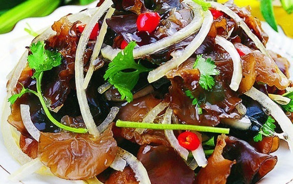 日常生活中|高血压患者的“福音”,建议多吃三种“降压菜”,降血效果好