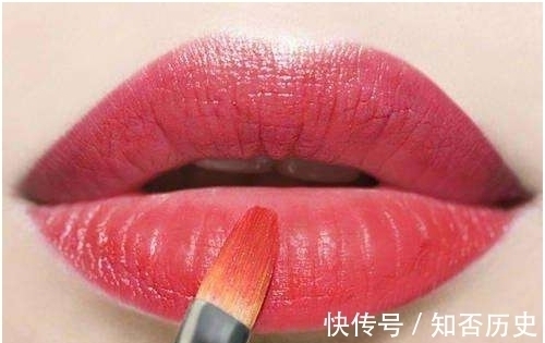 口红 涂了这么多年口红才发现一直涂错了,可能很多女生也中枪过!