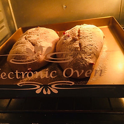 全麦蔓越莓核桃软欧包