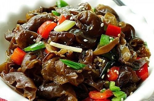 换着花样做下饭菜，开胃解馋，营养又健康，家人吃得舒心又满意！