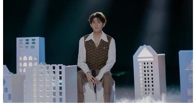 王源《明日創(chuàng)作計劃》見證最強廠牌誕生 新歌雙人舞臺獲贊