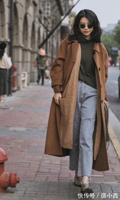 秋季|秋季大衣怎样穿才时髦?学会“叠穿”搭配是关键,高级感扑面而来