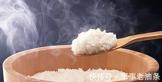 消化|辟谣:米饭放凉了吃,可以预防肠癌还能降低血糖?听听医生怎么说