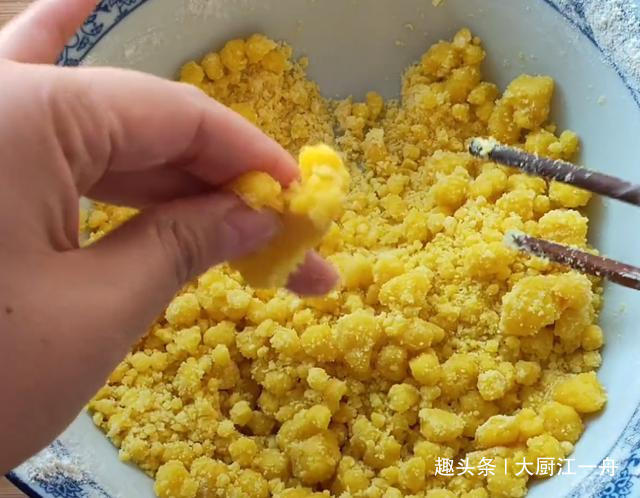 3个鸡蛋1碗面粉，教你在家做桃酥，香甜酥脆入口即化，做法零失败