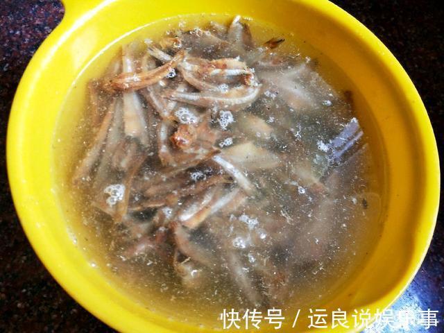 小鱼|在家自制香辣小鱼干，营养美味，香辣过瘾，一口一个超下饭