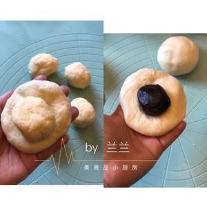 毛毛虫豆沙面包+心形椰蓉包