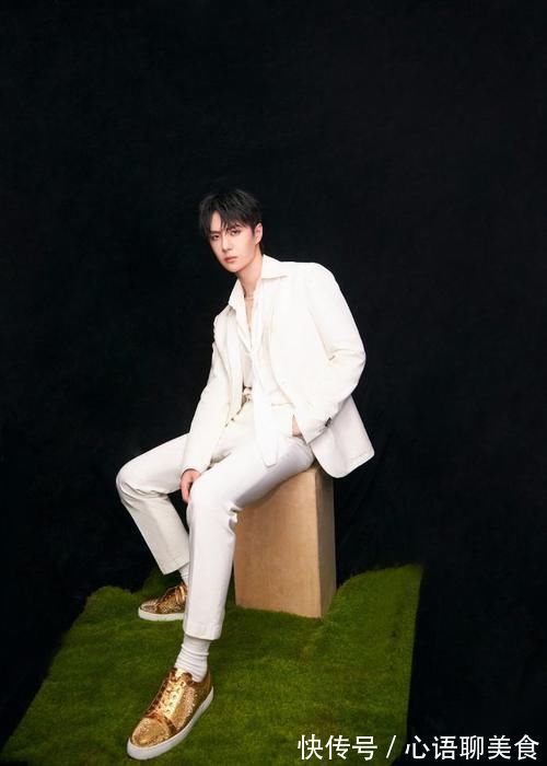 王一博签名照缓和父女关系:律师帮女儿追星,家庭地位也随之提升