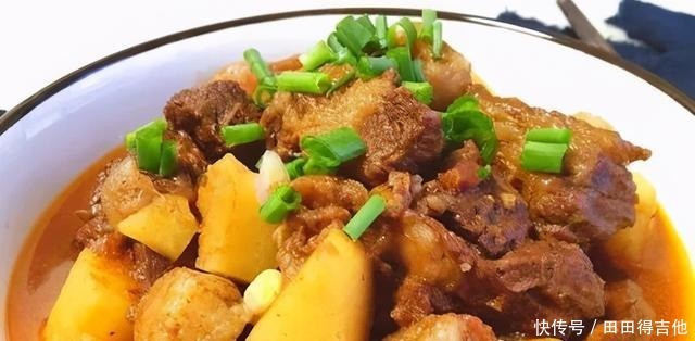 浓郁|香味浓郁的土豆炖肉,制作简单,营养健康!