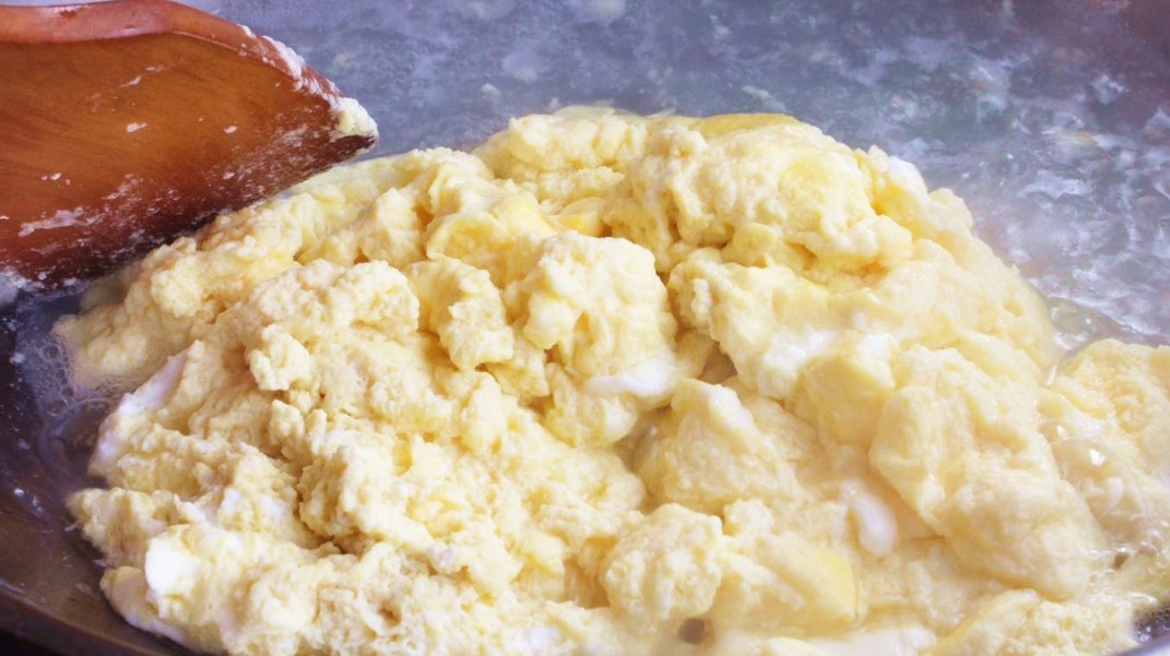 鸡蛋的做法火了,饭店卖30元一盘,学会大厨的做法,孩子特别爱吃