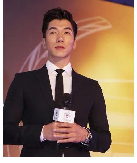 “好爸爸”张亮，他与张亮麻辣烫的难看关系，还作死了自己前途