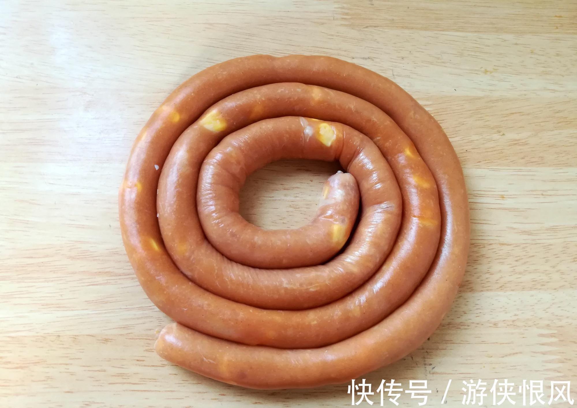 自制香肠并不难,只需1种调味料,一次就成功,孩子超爱吃