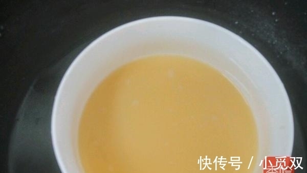 鸡蛋蒸豆腐|两个鸡蛋放进豆腐里蒸一蒸, 5分钟后, 不爱吃鸡蛋的孩子吃的特开心!