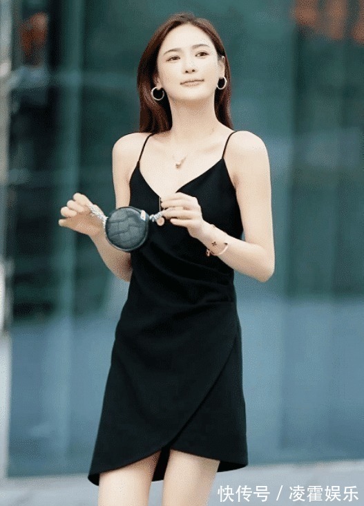 吊带 美女穿着吊带睡衣就上街,惊醒了谁的“盛夏光年”