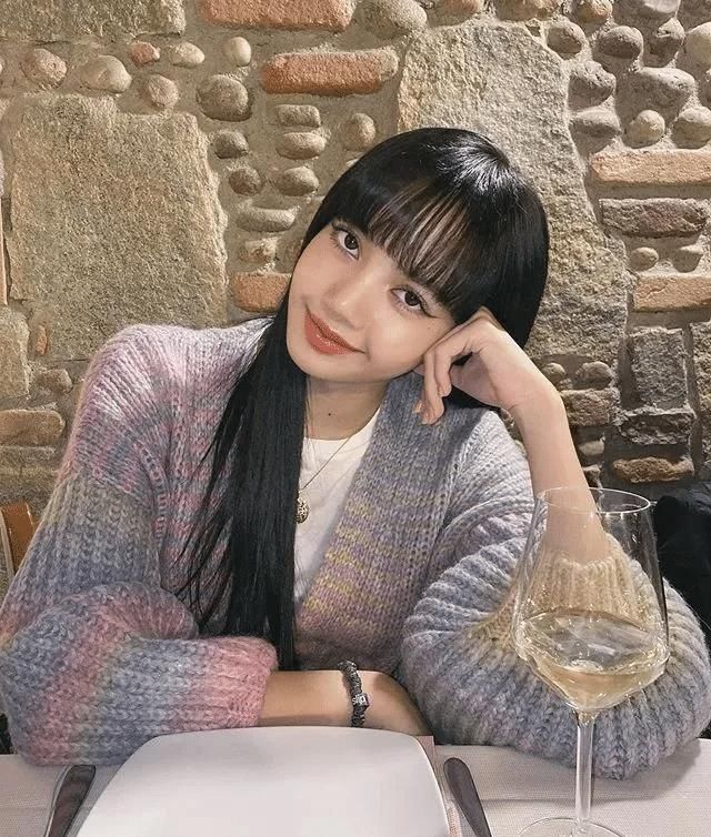 ?“黄头发”早就过时了，2020年流行这3种发色，显白又高级