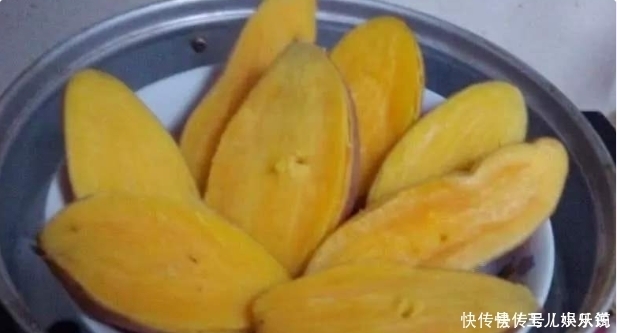 蒸红薯时，不要直接上锅蒸，多加一步，红薯香甜又细腻，更好吃