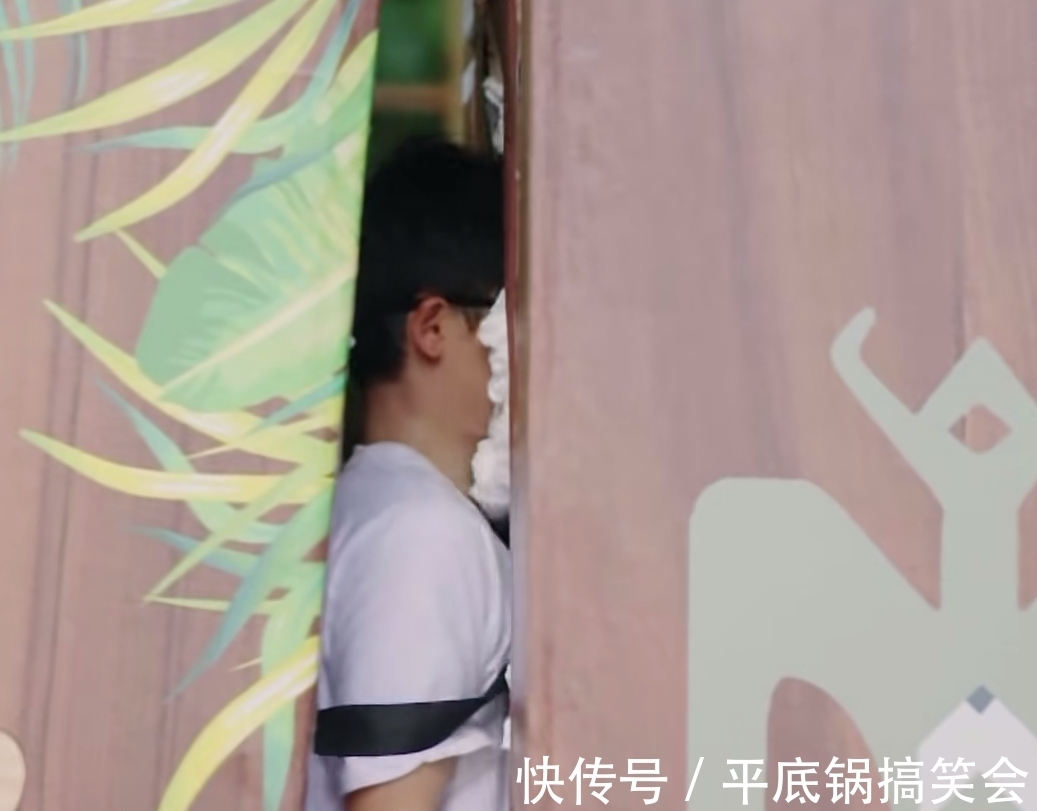 跑男9|跑男9的游戲引熱議,張哲瀚糊著泡沫呼吸,王嘉爾更是高空蕩秋千