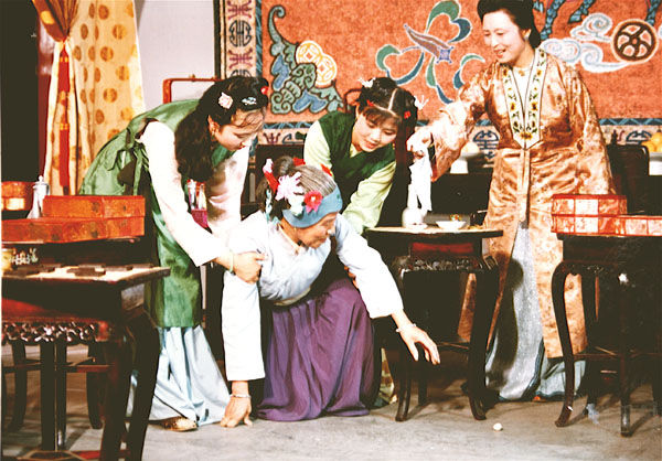 小姐们$《红楼梦》中最聪明的人是刘姥姥：卑微的身份，高洁的灵魂