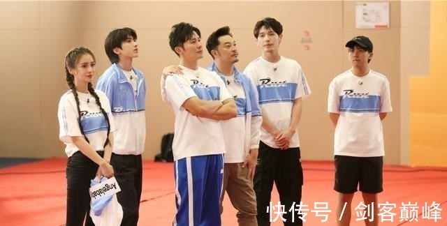 蒋依依|蒋依依生理期录制跑男，你有注意郑凯的动作吗网友活该你被宠