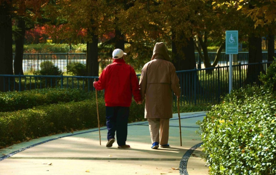 寿命|寿命短的人,走路时会有五个表现,50岁以后,希望你一个都没碰到