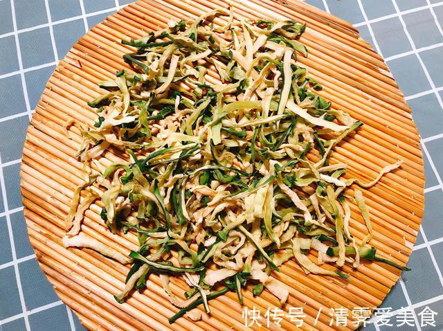 萝卜条|晒萝卜干,直接晒是外行!教你多做1步,更脆爽更入味,1年不坏
