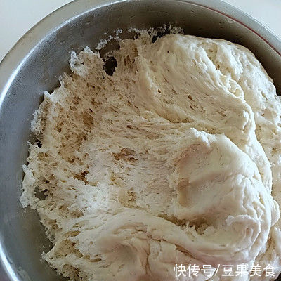 萝卜粉丝包子这样做,手残党也能当大厨