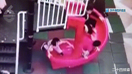 滑梯|5岁孩子“逆行”上滑梯,被迎面滑下的大孩子推倒摔骨折,竟被指家长没教育好