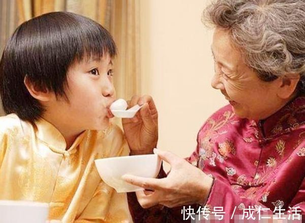 宝宝|1岁宝宝被送到姥姥家断奶,两个月后宝妈回去看娃,差点没认出来