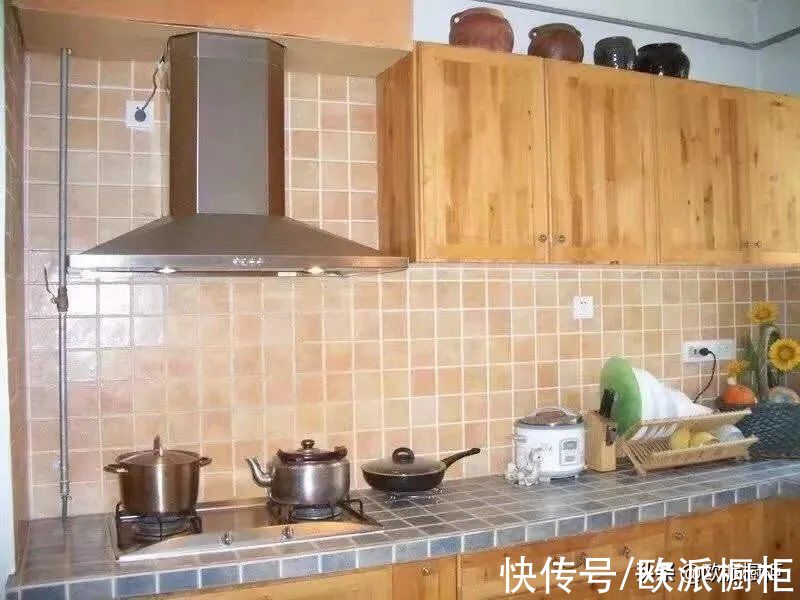 欧派橱柜|整体橱柜VS木工打柜,到底谁更优秀?