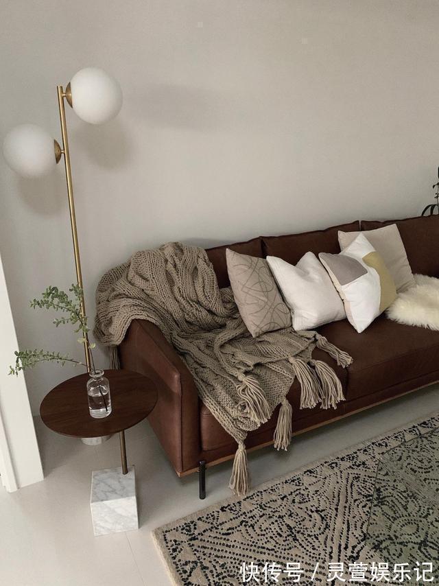 白墙|大学教授全款买152㎡,只刷白墙贴白砖,和媳妇入住5年还这么干净