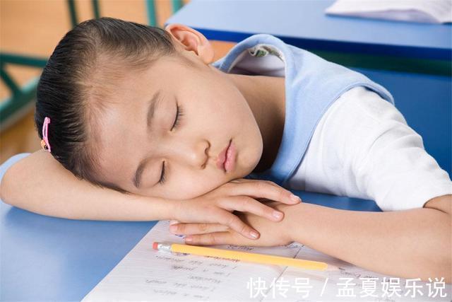 睡眠质量|睡姿会影响身高?孩子若有这3种睡姿,长大至少比同龄人矮一截