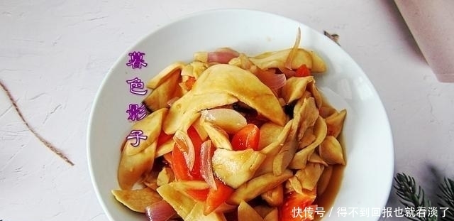 婆婆的晚餐,晒到朋友圈,几十年不变的样子,就是爱吃这样的菜