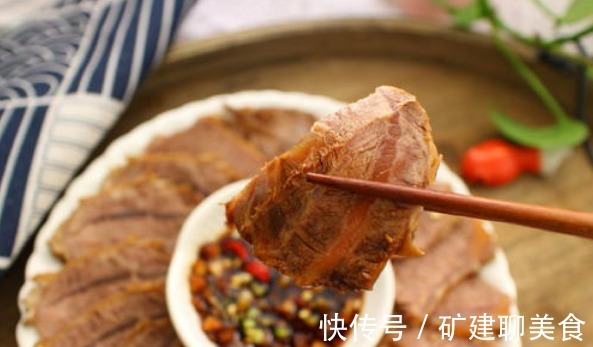 卤肉|做酱牛肉,只需4种调料,牢记关键3步,牛肉酱香红润,酥烂不塞牙