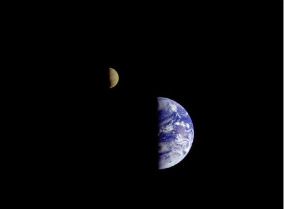 一起来欣赏由NASA拍摄的多张关于地球的美照