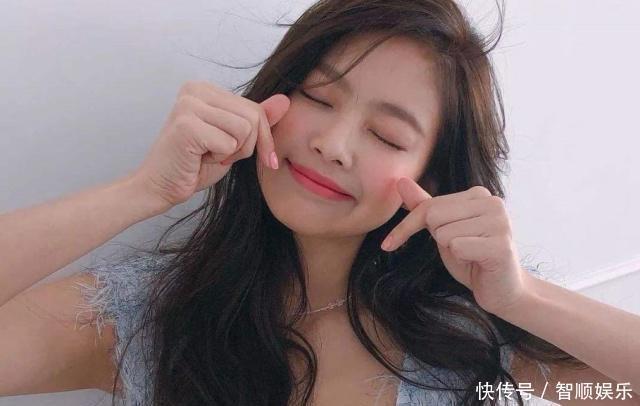 宠儿|金智妮真是人间香奈儿,23岁成时尚界宠儿,穿什么都自带高级感