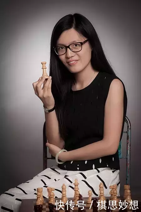 国际象棋冠军 第十三届女子国际象棋世界冠军侯逸凡