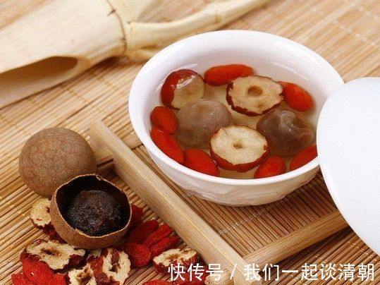 红枣枸杞|山楂搭配这些泡水喝,坚持喝一段时间就会发现,肚腩不见了