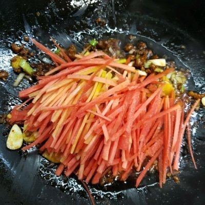 适合全家的经典美味～包菜肉沫炒粉条，老人小孩都爱吃