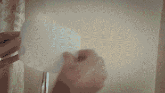 利用太阳能发电的百叶窗 不是别墅也能装 快资讯