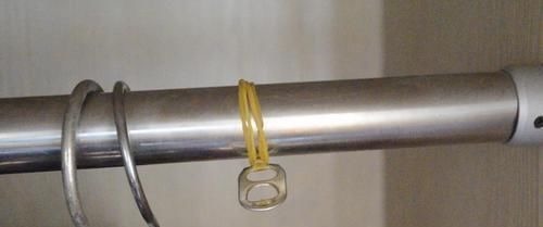 今天才知道，易拉罐拉环上套根橡皮筋，有一个隐藏实用功能，太棒了