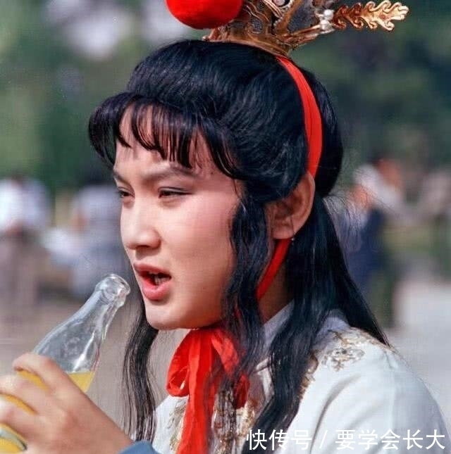 贾宝玉|宝玉、湘云偷吃鹿肉,李纨为何慌忙阻拦?她真的是出于关心吗