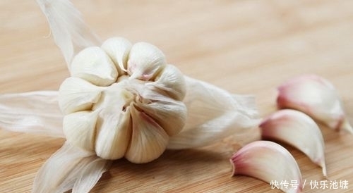软化|血栓的3个表现,平时做到4多,轻松软化血管防血栓