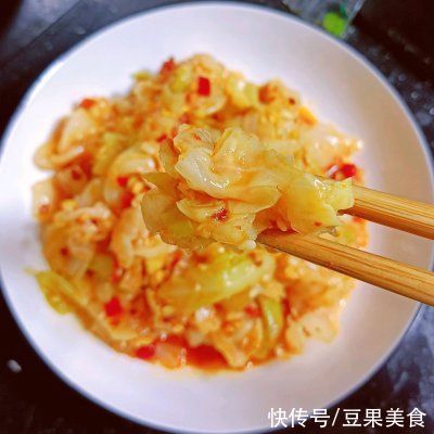 凉拌手撕包菜|全网爆火、低卡减脂—凉拌手撕包菜