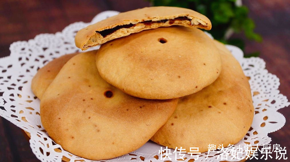 南方人爱吃的面食，不需要发面，小小薄薄的一个饼，外皮酥脆