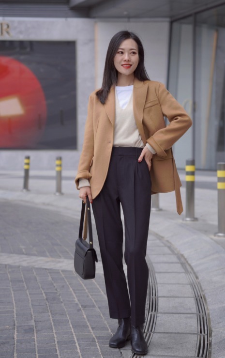 西装裤 终于不流行牛仔裤了,这条“西装裤”才是时髦精宠儿,百搭还显瘦