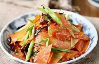 精选美食推荐拔丝红薯,炝炒胡萝卜,豆秸五花肉的做法